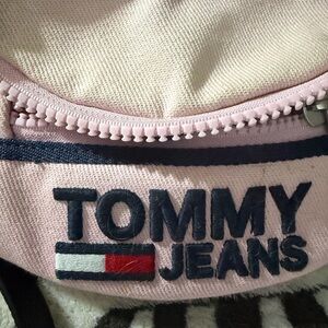 Tommy Jeans Pink Fanny pack. Sling